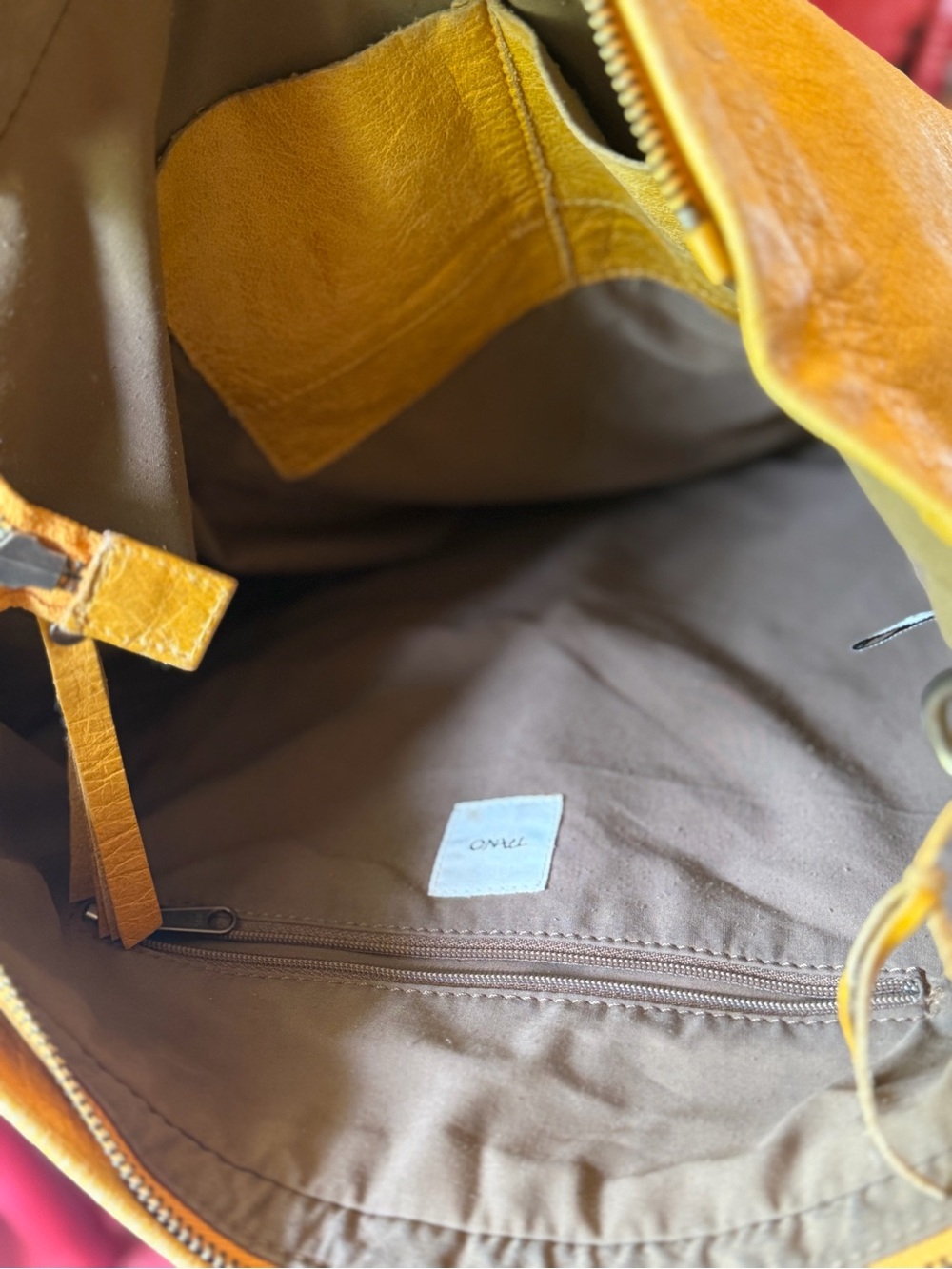 Rare Vintage Tano Italian Leather Slouchy Shoulder Bag - Mustard - Picture 10 of 15